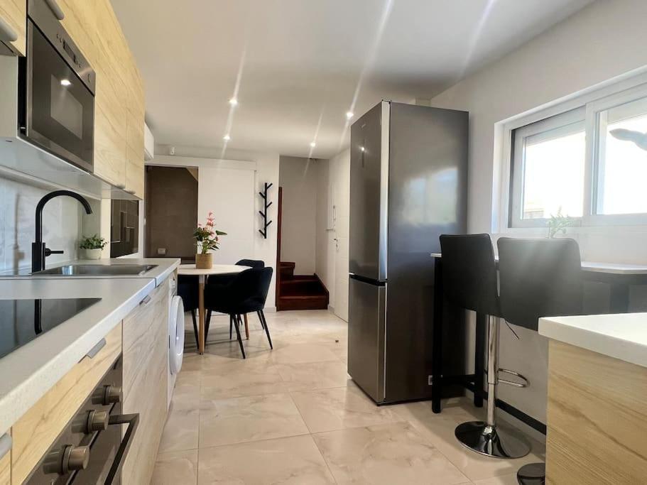 9 Ecluses Canal Du Midi-Maison T3 Belle Vue Avec Piscine Béziers Exteriör bild